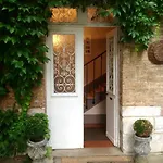 D'hôtes La Aliénor Couette-café