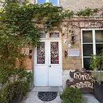 D'hôtes La Aliénor Couette-café