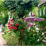 D'hôtes La Aliénor Couette-café