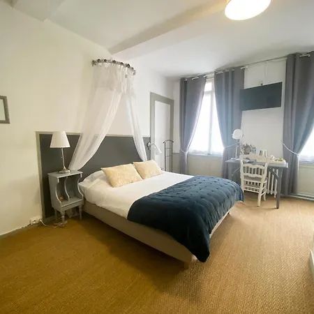 D'hotes La Alienor Bed & Breakfast