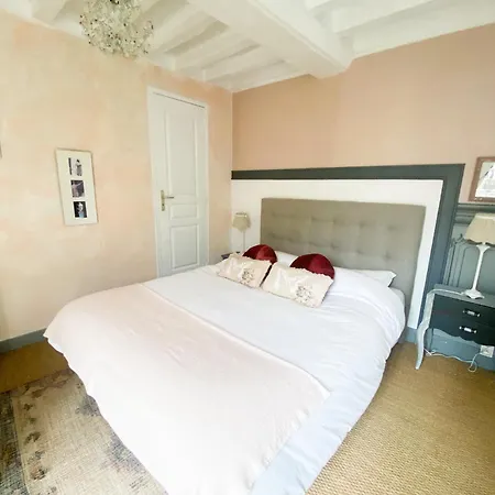 D'hotes La Alienor 3*