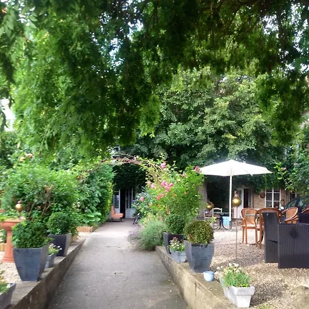 D'hotes La Alienor Bed & Breakfast