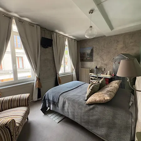 Couette-café D'hôtes La Aliénor 3*