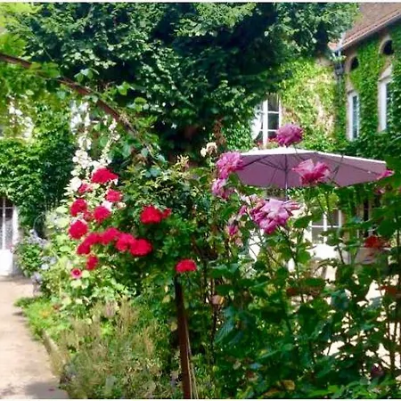 D'hotes La Alienor Bed & Breakfast
