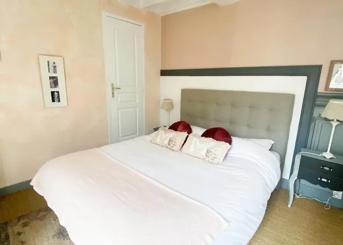 D'hotes La Alienor 3*