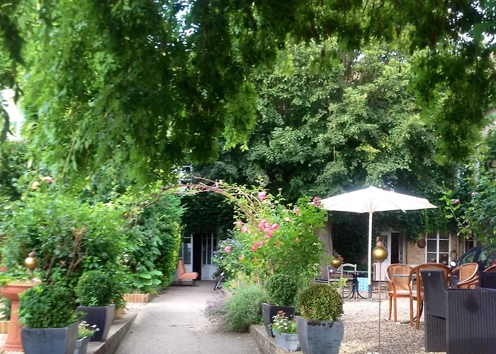 D'hotes La Alienor Bed & Breakfast