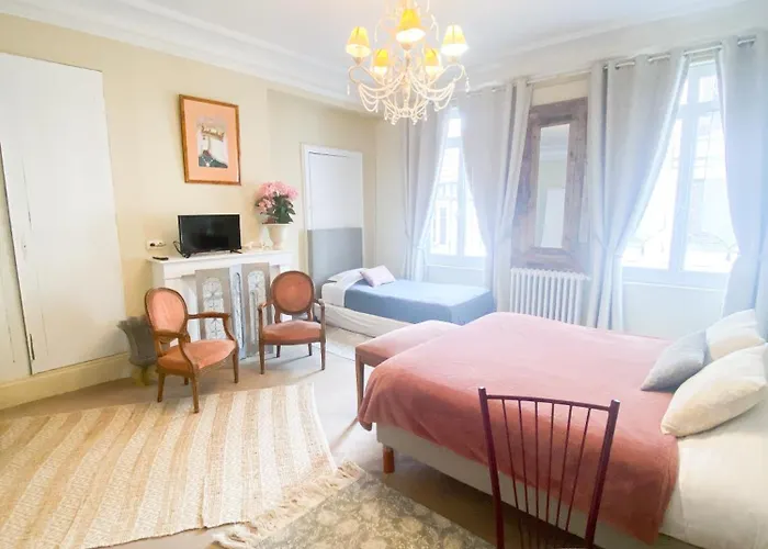 D'hotes La Alienor Bed & Breakfast